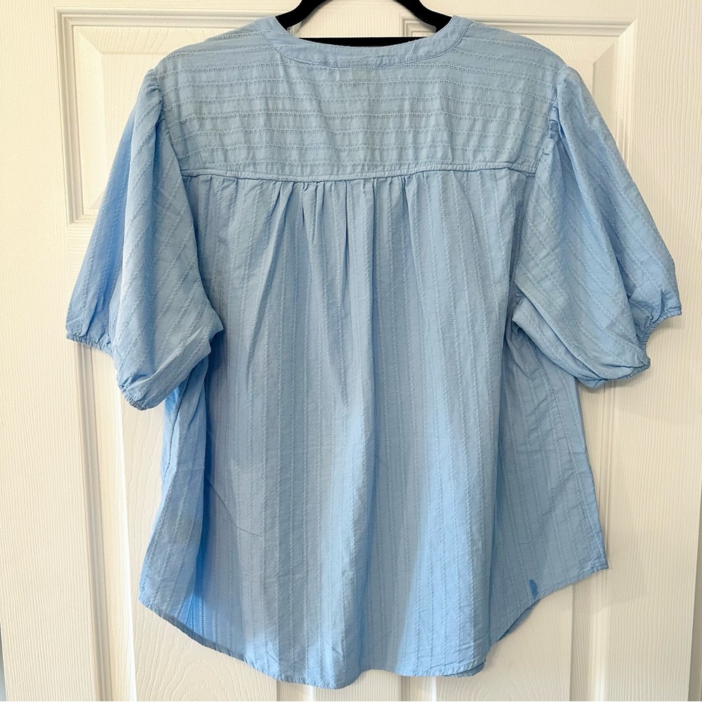 TORRID 00 0X XL Puff Sleeve Button Front Top Placid Blue NWT R $46 - Picture 4 of 12